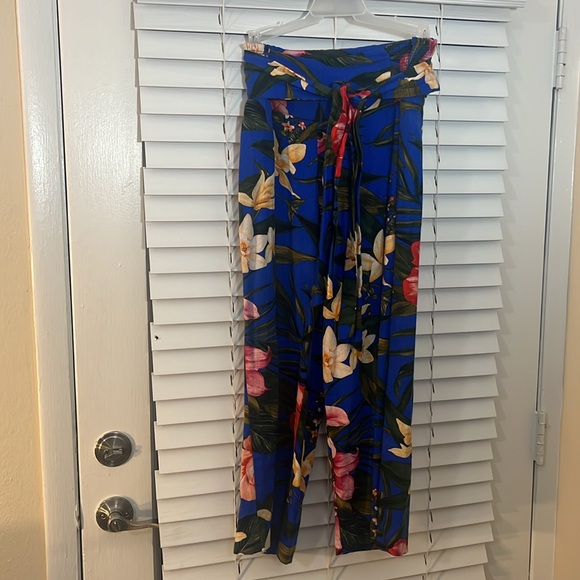 cupcakes & cashmere Multicolored Floral Crop Top & Wide Leg Bottom Set. Size S - Picture 4 of 7